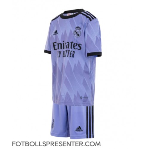 Real Madrid Luka Modric #10 Bortatröja Barn 2022-23 Kortärmad (+ korta byxor)